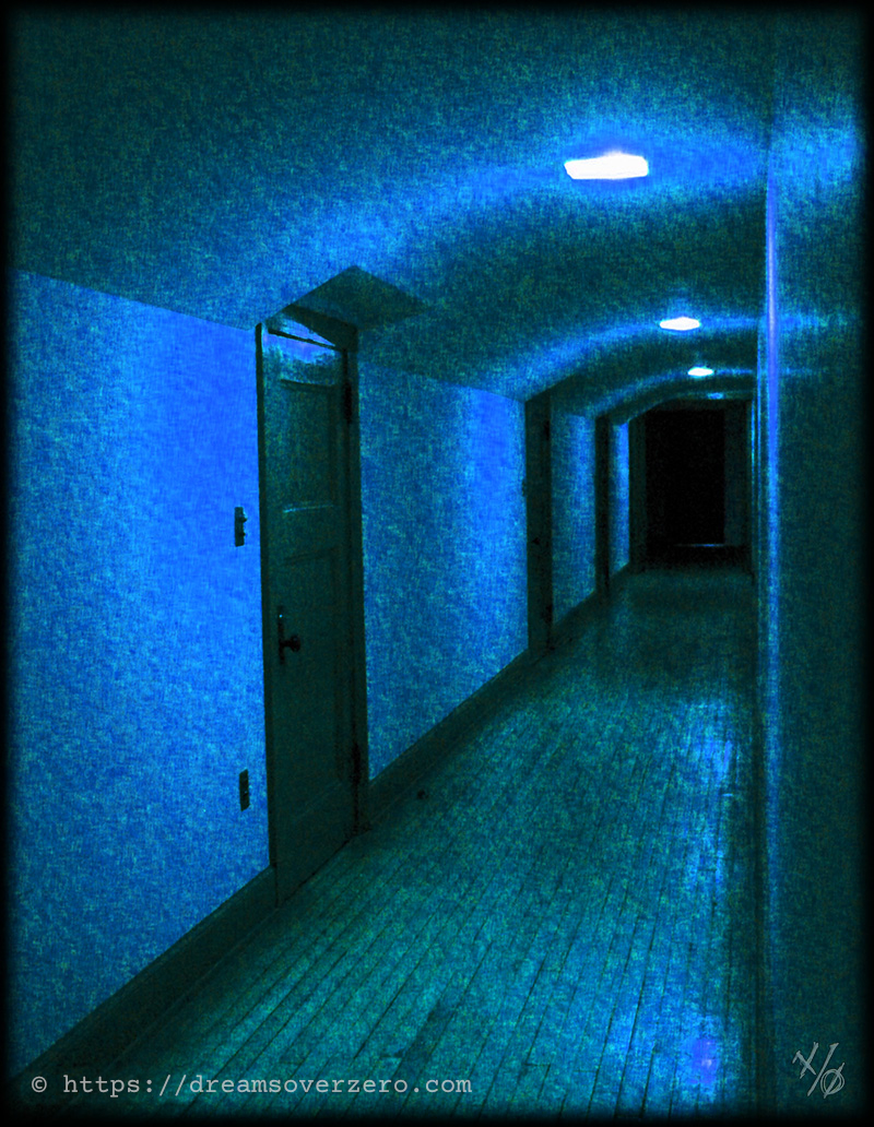 kentwood-hallway_doz.jpg